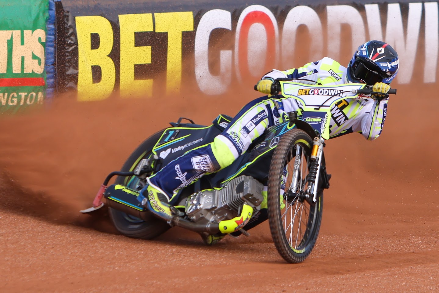 REPORT: Spires battle in defeat at Sheffield