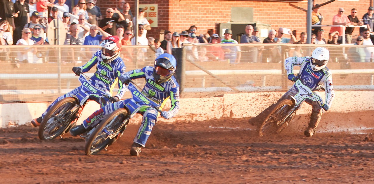 REPORT: Cheetahs eclipsed by Workington Comets in their final home meeting at the BetGoodwin Oxford Stadium